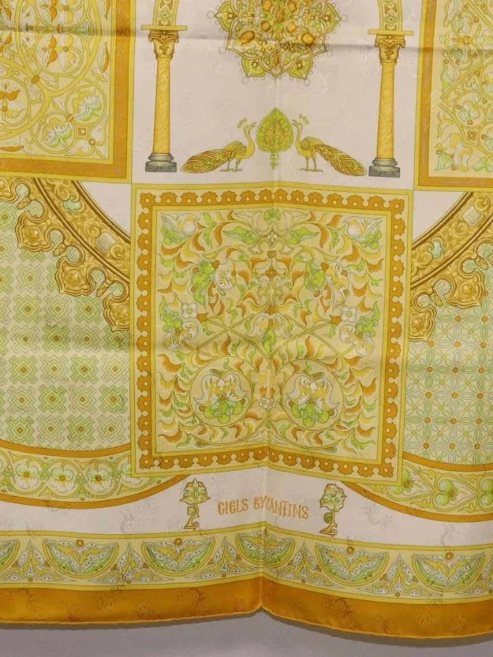 HERMES Carre 90 Scarf 